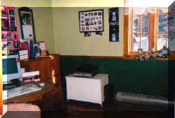 chambre_2_bureau.jpg (22028 octets)